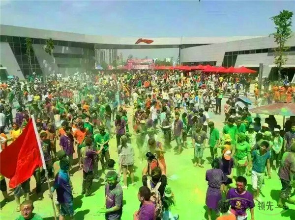 南陽市首屆彩虹跑參啟動儀式現(xiàn)場